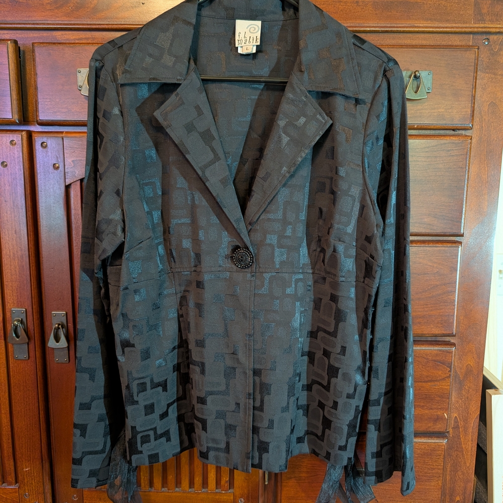 Elegant Black Geometric Women's Blazer